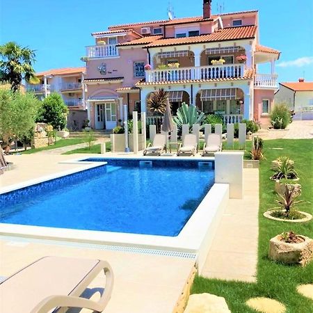 Apartment Villa Engel With Pool Пореч Экстерьер фото