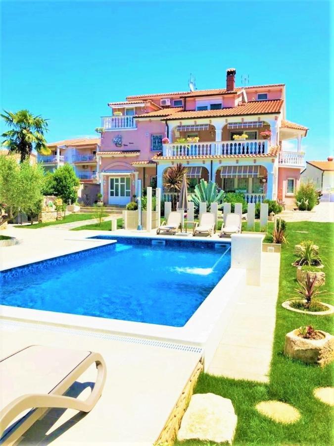 Apartment Villa Engel With Pool Пореч Экстерьер фото