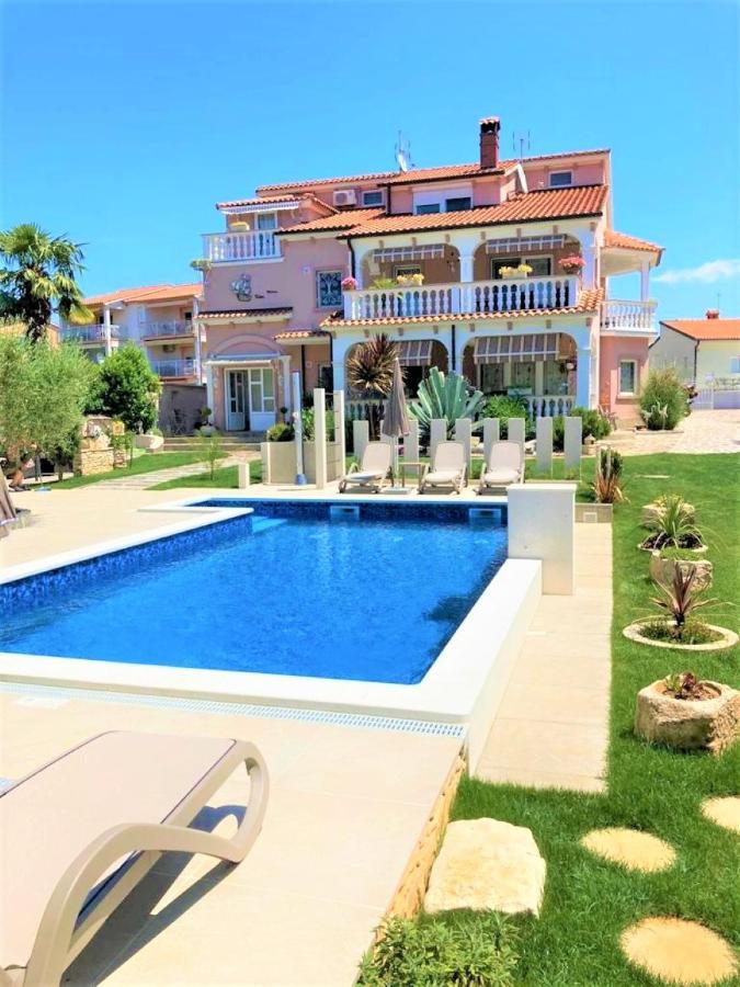 Apartment Villa Engel With Pool Пореч Экстерьер фото