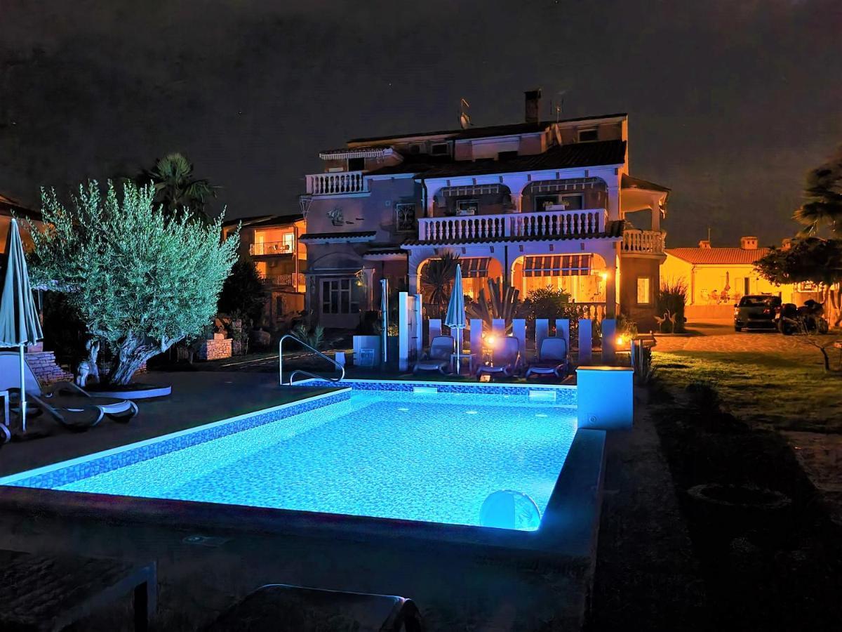 Apartment Villa Engel With Pool Пореч Экстерьер фото