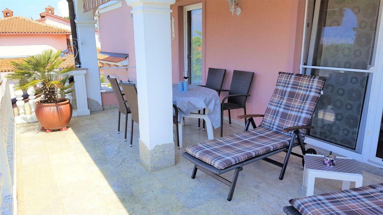 Apartment Villa Engel With Pool Пореч Экстерьер фото